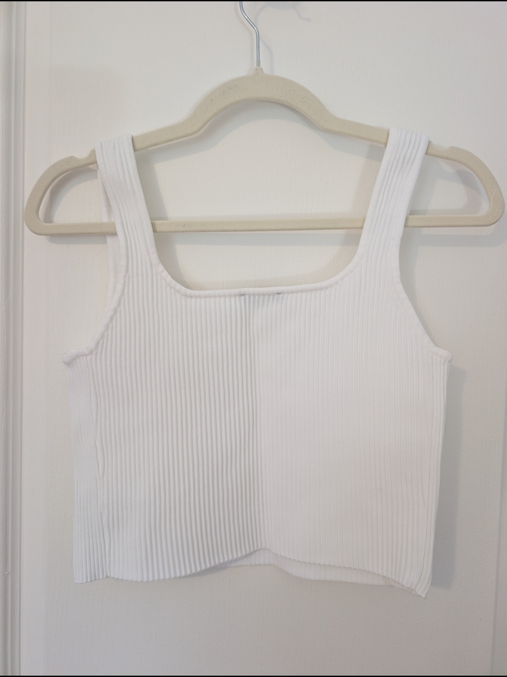 Dynamite White Ribbed Notch-Neck Cropped Tank - Picture 2 of 3